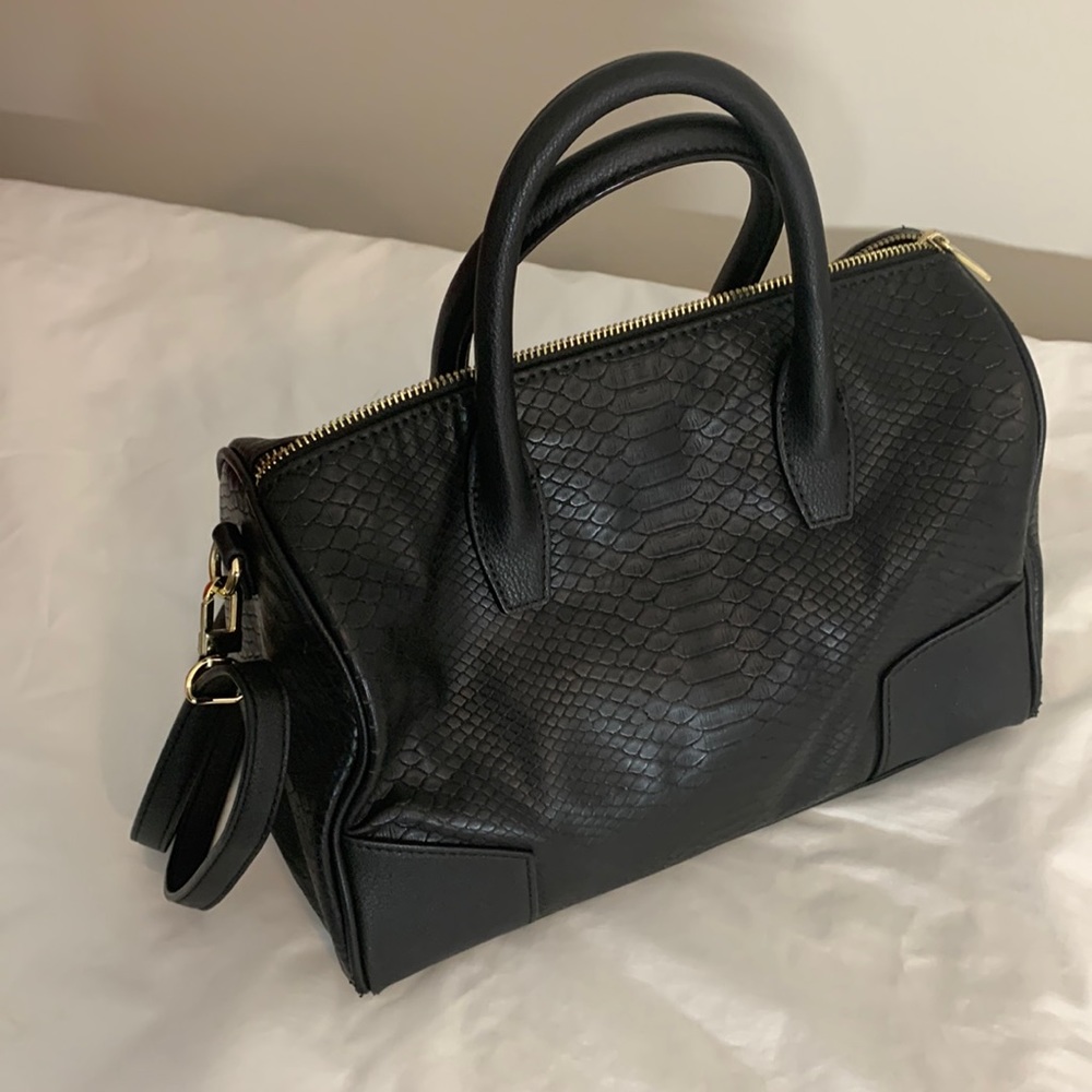 Express black handbag